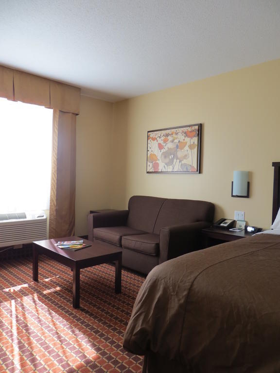 Poplar Tree Inn Stoughton Zimmer foto